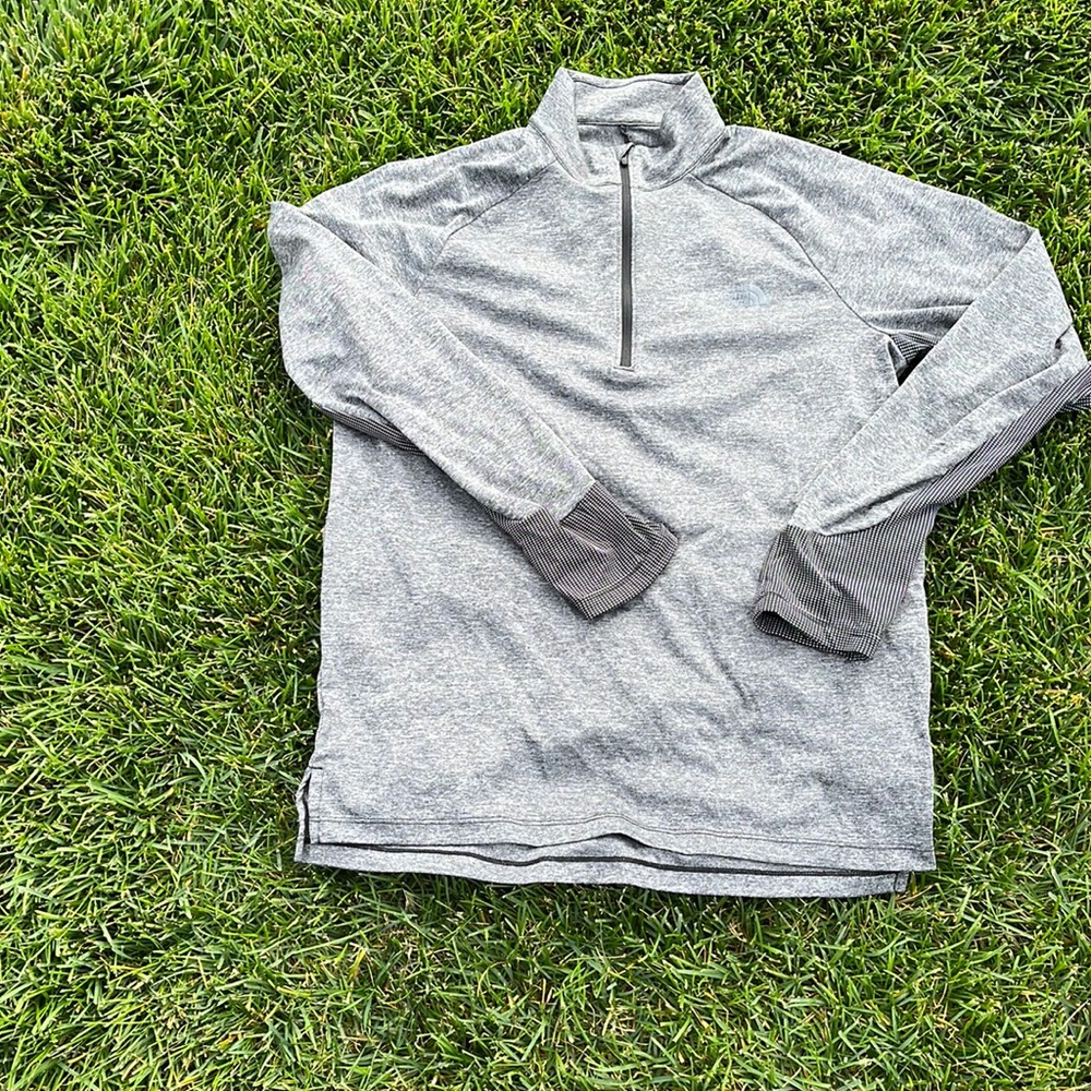 The North Face Sweater Size M